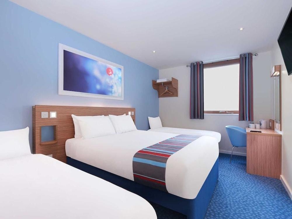 Travelodge London Ealing Buitenkant foto