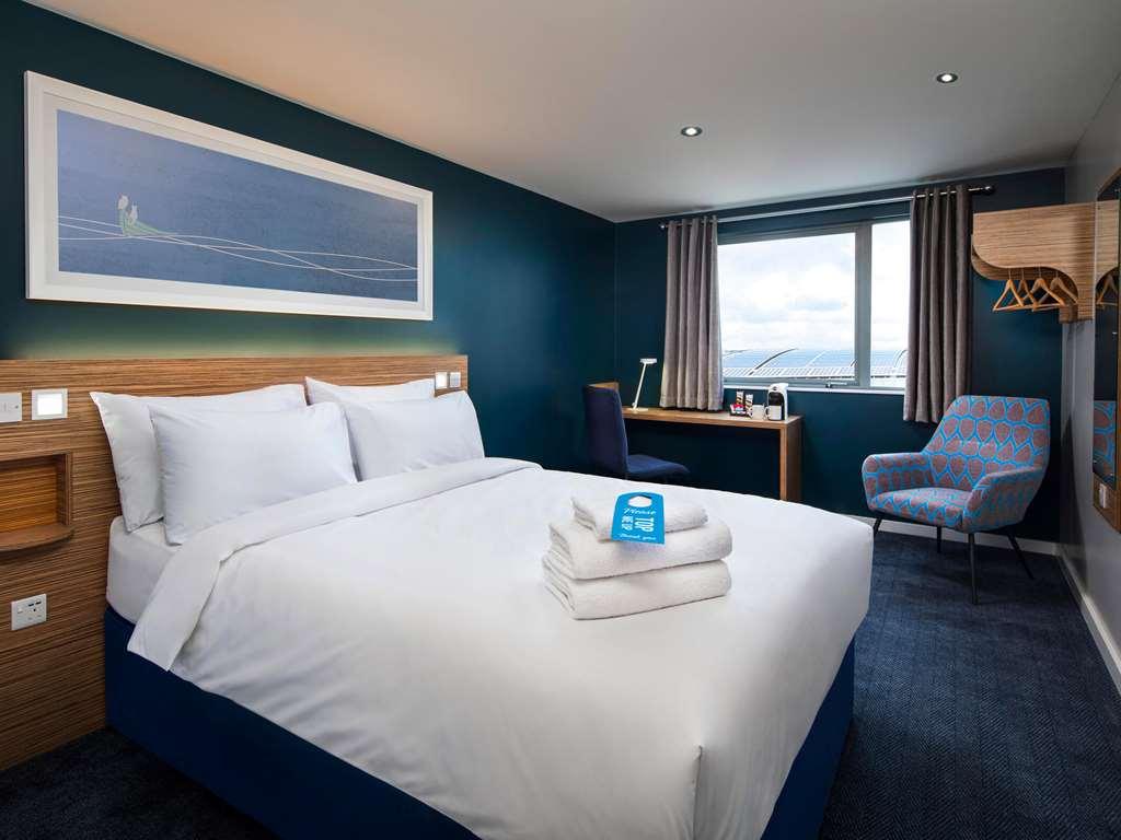 Travelodge London Ealing Kamer foto