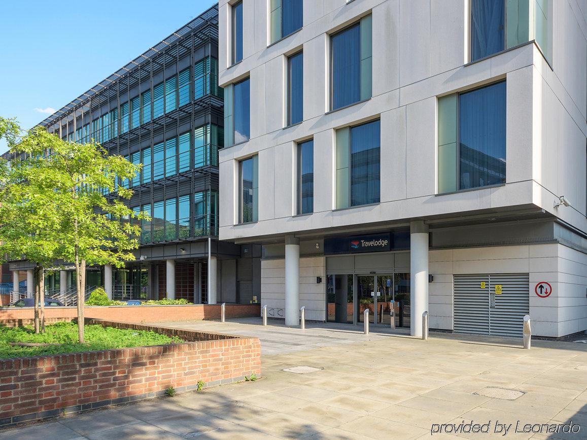 Travelodge London Ealing Buitenkant foto