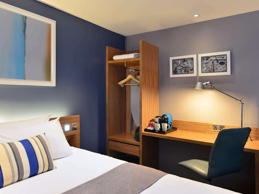 Travelodge London Ealing Kamer foto
