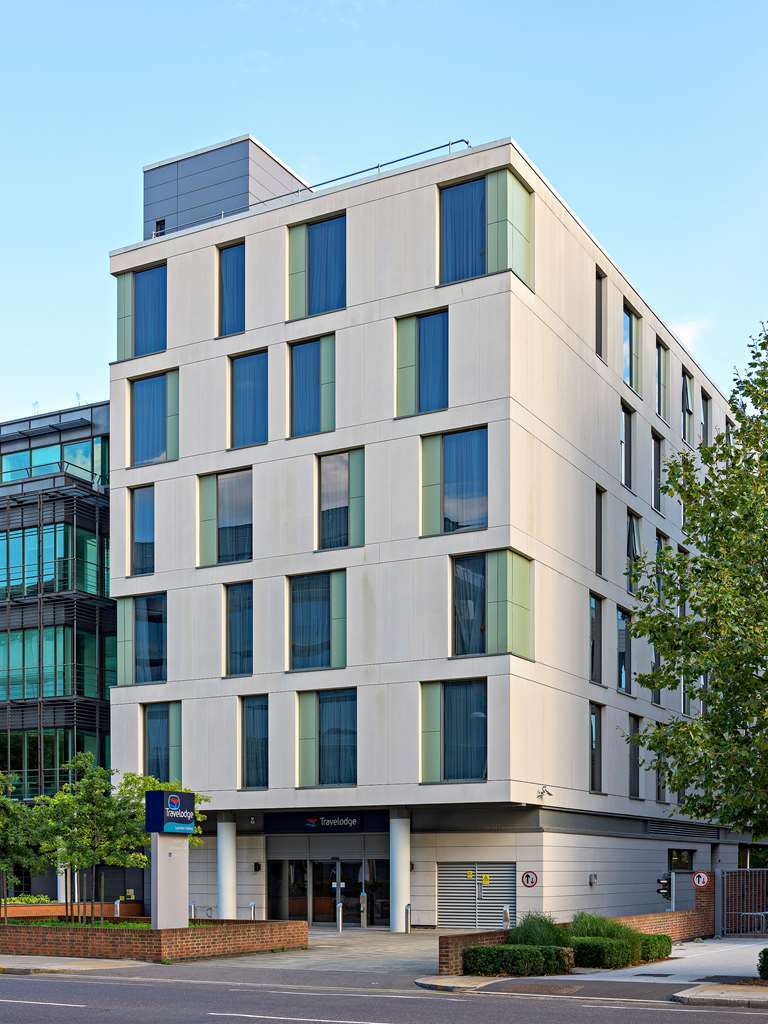 Travelodge London Ealing Buitenkant foto